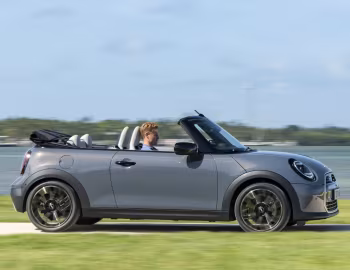 MINI Cooper S Cabrio Favoured Trim [Worldwide] (F67) '2024–н.в.