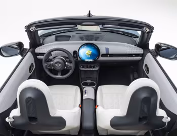 Интерьер MINI Cooper S Cabrio Favoured Trim [Worldwide] (F67) '2024–н.в.