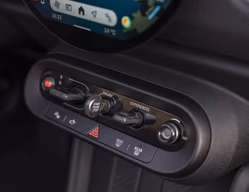 Интерьер MINI Cooper S Cabrio Classic Trim [Worldwide] (F67) '2024–н.в.