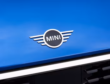 Логотип 2025–н.в. MINI Cooper S Convertible [North America] (F67) '2024–н.в.