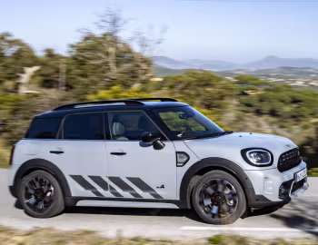 MINI Cooper S Countryman ALL4 "Untamed Edition" [Worldwide] (F60) '2022–23
