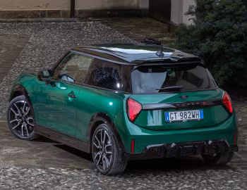 MINI Cooper S John Cooper Works Package [Worldwide] (F66) '2024–pr.
