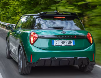 MINI Cooper S John Cooper Works Package [Worldwide] (F66) '2024–pr.