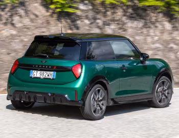 MINI Cooper S John Cooper Works Package [Worldwide] (F66) '2024–pr.