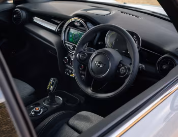 Interior MINI Cooper SE Level 2 [UK-spec] (F56) '2020–21