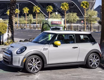 2022–н.ч. MINI Cooper SE [North America] (F56) '2021–н.ч.