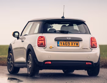 MINI Cooper SE Level 2 [UK-spec] (F56) '2020–21