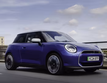 MINI Cooper SE [UK-spec] (J01) '2023–pr.