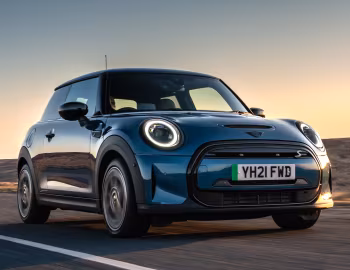MINI Cooper SE [UK-spec] (F56) '2021–pr.