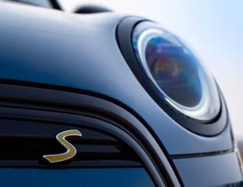 MINI Cooper SE [UK-spec] (F56) '2021–pr.