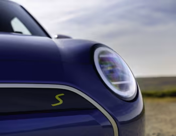 MINI Cooper SE [UK-spec] (J01) '2023–pr.