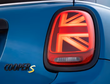 MINI Cooper SE [UK-spec] (F56) '2021–pr.