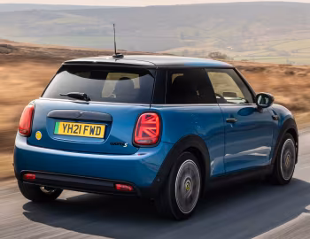 MINI Cooper SE [UK-spec] (F56) '2021–pr.