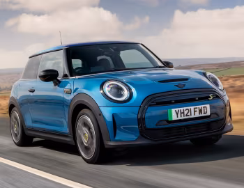 MINI Cooper SE [UK-spec] (F56) '2021–pr.