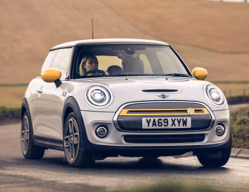 MINI Cooper SE Level 2 [UK-spec] (F56) '2020–21