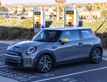 2022–н.ч. MINI Cooper SE [North America] (F56) '2021–н.ч.