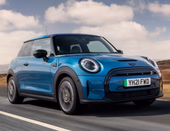 MINI Cooper SE [UK-spec] (F56) '2021–pr.