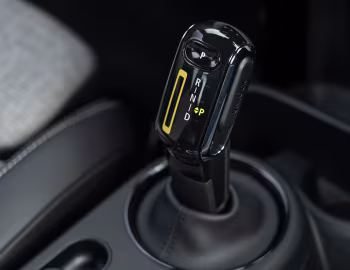 Interior MINI Cooper SE [UK-spec] (F56) '2021–pr.