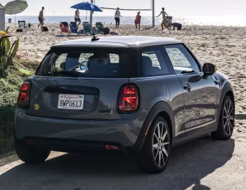 2022–н.ч. MINI Cooper SE [North America] (F56) '2021–н.ч.
