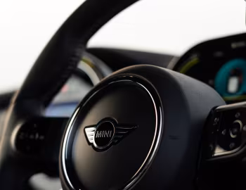 Interior MINI Cooper SE [UK-spec] (F56) '2021–pr.