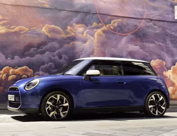 MINI Cooper SE [UK-spec] (J01) '2023–pr.