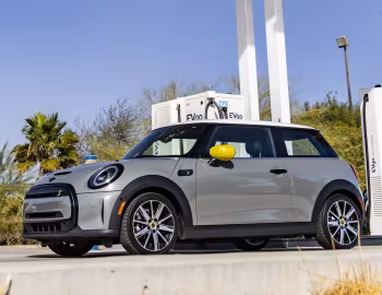 2022–н.ч. MINI Cooper SE [North America] (F56) '2021–н.ч.