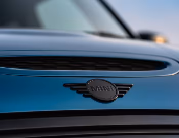 MINI Cooper SE [UK-spec] (F56) '2021–pr.