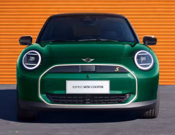 MINI Cooper SE "Artist" [China] (J01) '2024–pr.