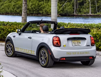 MINI Cooper SE Cabrio Prototype [US-spec] (F57) '07.2022