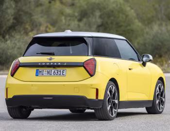 MINI Cooper SE Classic Trim [Worldwide] (J01) '2024–pr.