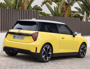 MINI Cooper SE Classic Trim [Worldwide] (J01) '2024–pr.