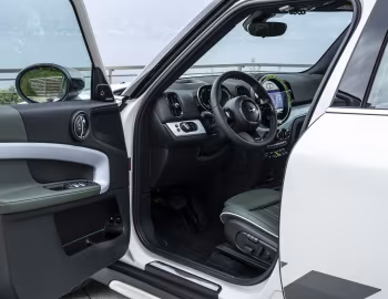 Интерьер MINI Cooper SE Countryman ALL4 "Untamed Edition" [Worldwide] (F60) '2022–23
