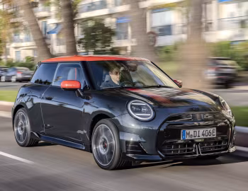 MINI Cooper SE John Cooper Works Trim [Worldwide] (J01) '2023–pr.
