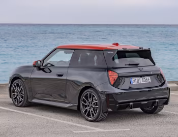 MINI Cooper SE John Cooper Works Trim [Worldwide] (J01) '2023–pr.