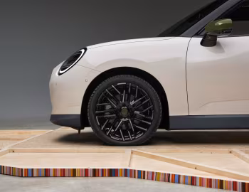 MINI Cooper SE "Paul Smith Edition" [UK-spec] (J01) '2025–pr.