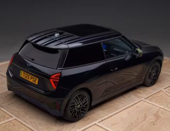MINI Cooper SE "Paul Smith Edition" [Worldwide] (J01) '2025–pr.