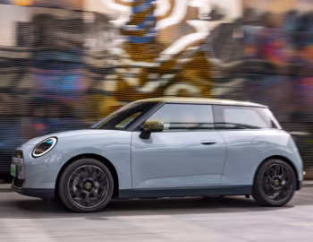 MINI Cooper SE "Paul Smith Edition" [China] (J01) '2026