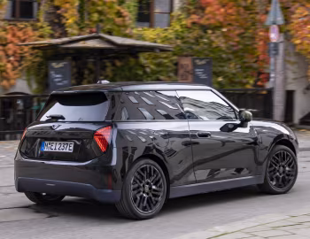 MINI Cooper SE "Paul Smith Edition" [Worldwide] (J01) '2025–pr.