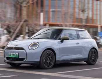MINI Cooper SE "Paul Smith Edition" [China] (J01) '2026