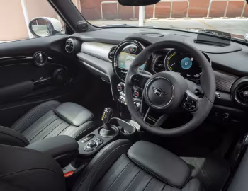 Тарпеда MINI Cooper SE "Resolute Edition" [Singapore] (F56) '2022–н.ч.