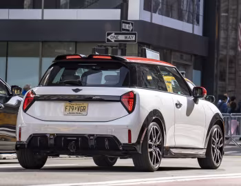 2025–н.в. MINI John Cooper Works [North America] (F66) '2025–н.в.