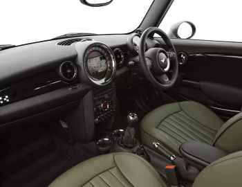 Інтэр'ер Mini John Cooper Works with Aerodynamic Kit [UK-spec] (R56) '2010–14