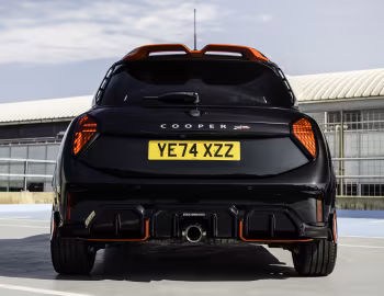 MINI John Cooper Works Accessorized [UK-spec] (F66) '2025–pr.