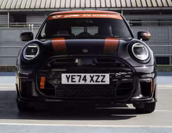 MINI John Cooper Works Accessorized [UK-spec] (F66) '2025–pr.