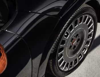 MINI John Cooper Works Accessorized [UK-spec] (F66) '2025–pr.