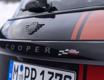 MINI John Cooper Works Accessorized [Worldwide] (F66) '2025–н.в.