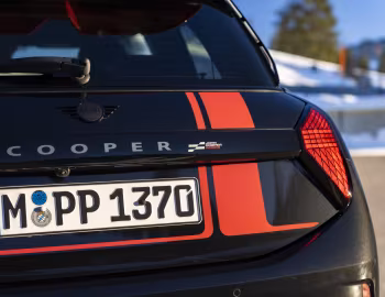 MINI John Cooper Works Accessorized [Worldwide] (F66) '2025–н.в.