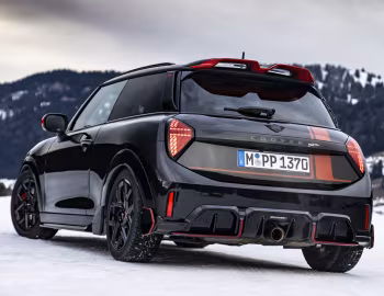 MINI John Cooper Works Accessorized [Worldwide] (F66) '2025–pr.