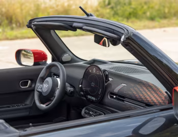 Интерьер MINI John Cooper Works Cabrio [Worldwide] (F67) '2024–н.в.