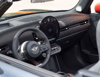 Интерьер MINI John Cooper Works Cabrio [Worldwide] (F67) '2024–н.в.